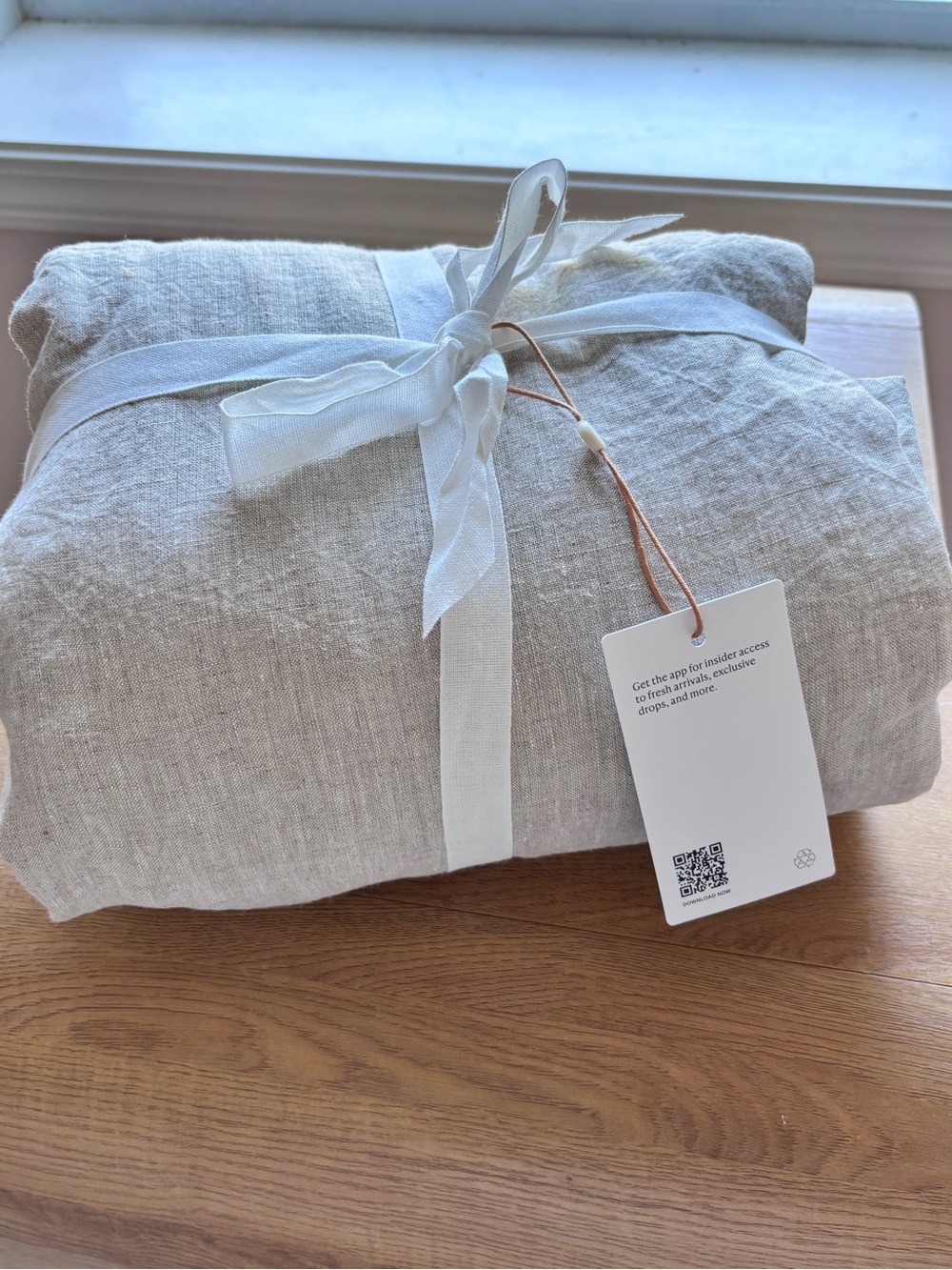 Quince Linen Chambray Fitted Sheet Set - Natural Queen - Picture 6 of 8